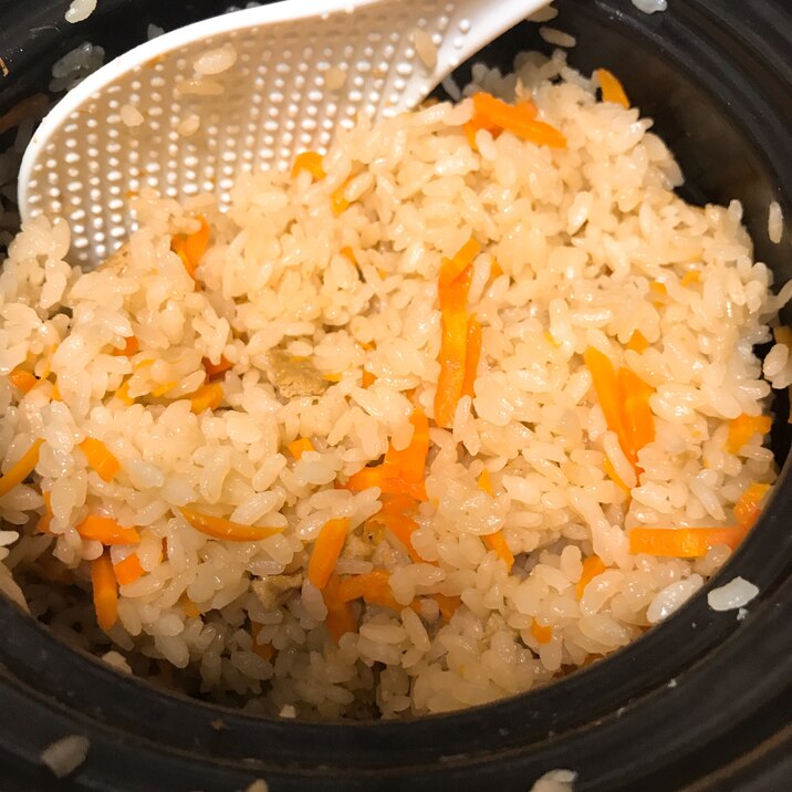 にんじんと油揚げの炊き込みご飯